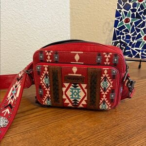 Wrangler crossbody Aztec small multi pocket purse